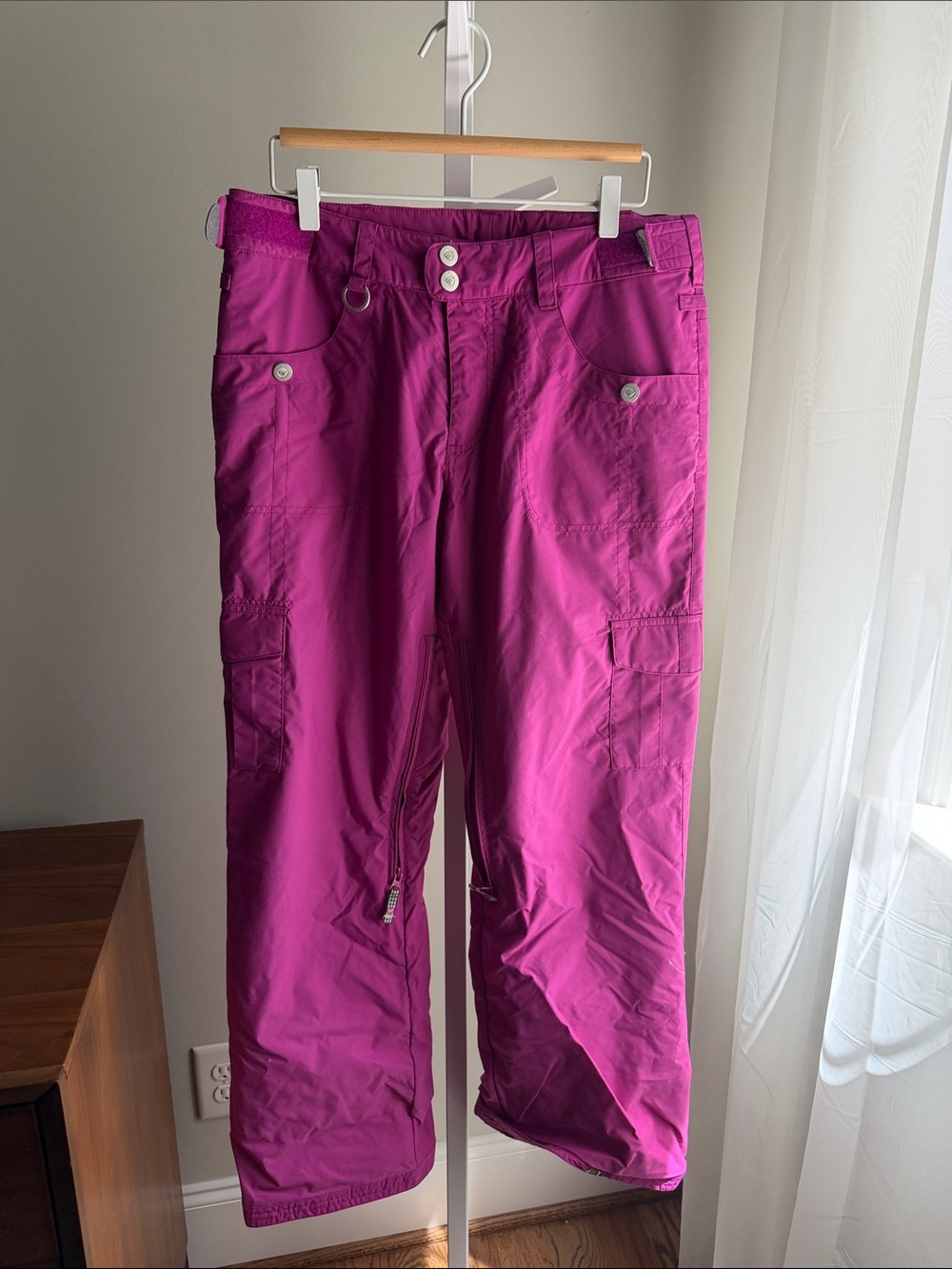 Roxy Women’s  Magenta Cargo Snow Pants Medium